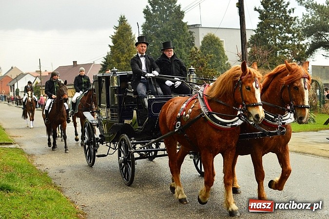 Zdjęcie w galerii na portalu naszraciborz.pl: W Bieńkowicach przed Urbanem sypnęło śniegiem wiadomości z regionu