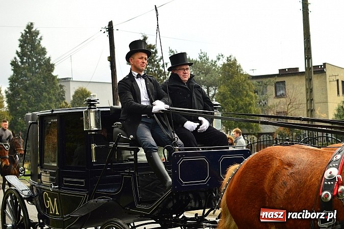 Zdjęcie w galerii na portalu naszraciborz.pl: W Bieńkowicach przed Urbanem sypnęło śniegiem wiadomości z regionu