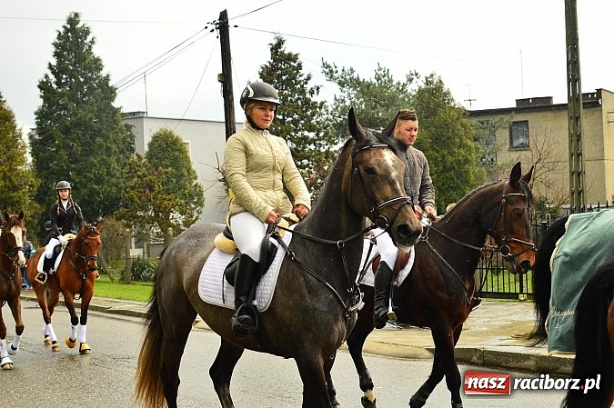 Zdjęcie w galerii na portalu naszraciborz.pl: W Bieńkowicach przed Urbanem sypnęło śniegiem wiadomości z regionu