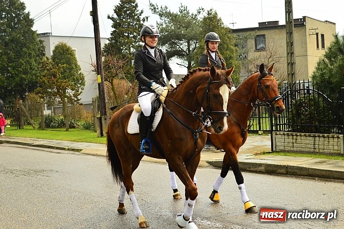 Zdjęcie w galerii na portalu naszraciborz.pl: W Bieńkowicach przed Urbanem sypnęło śniegiem wiadomości z regionu