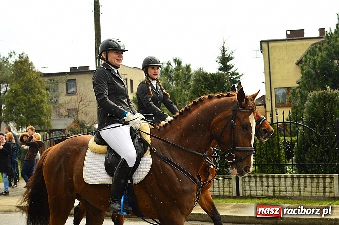Zdjęcie w galerii na portalu naszraciborz.pl: W Bieńkowicach przed Urbanem sypnęło śniegiem wiadomości z regionu