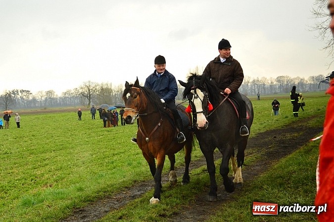 Zdjęcie w galerii na portalu naszraciborz.pl: W Bieńkowicach przed Urbanem sypnęło śniegiem wiadomości z regionu