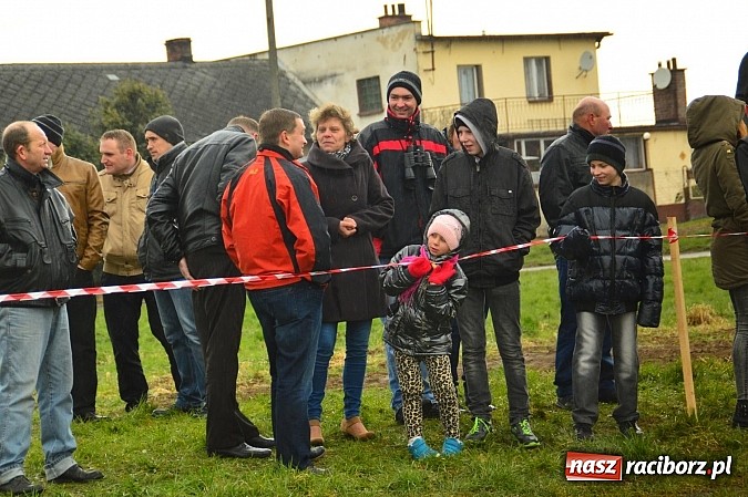 Zdjęcie w galerii na portalu naszraciborz.pl: W Bieńkowicach przed Urbanem sypnęło śniegiem wiadomości z regionu