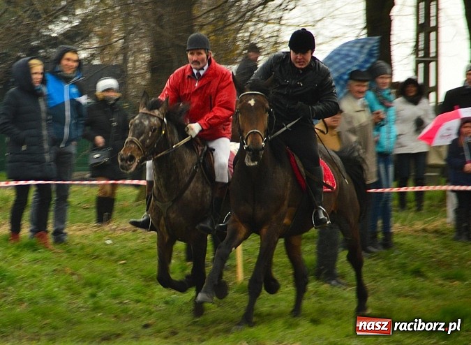 Zdjęcie w galerii na portalu naszraciborz.pl: W Bieńkowicach przed Urbanem sypnęło śniegiem wiadomości z regionu