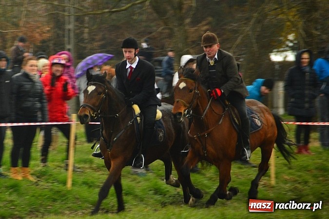 Zdjęcie w galerii na portalu naszraciborz.pl: W Bieńkowicach przed Urbanem sypnęło śniegiem wiadomości z regionu