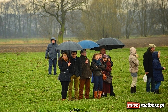 Zdjęcie w galerii na portalu naszraciborz.pl: W Bieńkowicach przed Urbanem sypnęło śniegiem wiadomości z regionu