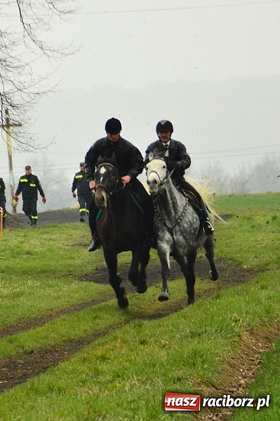 Zdjęcie w galerii na portalu naszraciborz.pl: W Bieńkowicach przed Urbanem sypnęło śniegiem wiadomości z regionu