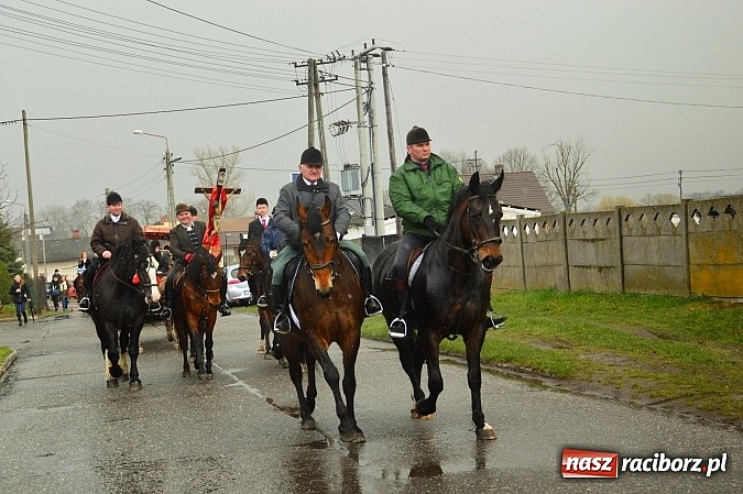 Zdjęcie w galerii na portalu naszraciborz.pl: W Bieńkowicach przed Urbanem sypnęło śniegiem wiadomości z regionu