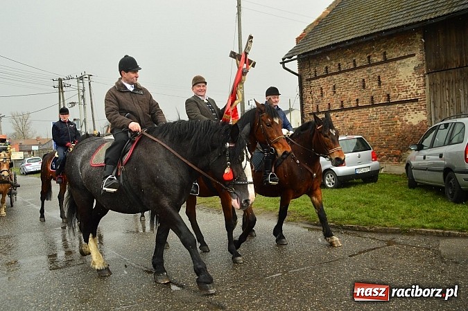 Zdjęcie w galerii na portalu naszraciborz.pl: W Bieńkowicach przed Urbanem sypnęło śniegiem wiadomości z regionu
