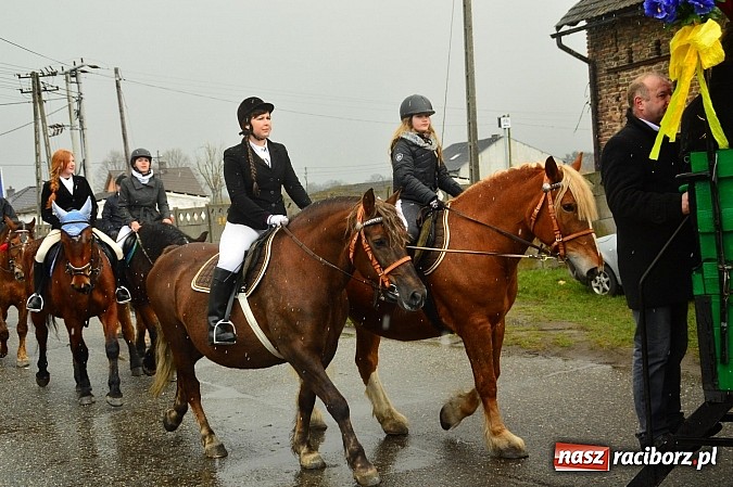 Zdjęcie w galerii na portalu naszraciborz.pl: W Bieńkowicach przed Urbanem sypnęło śniegiem wiadomości z regionu