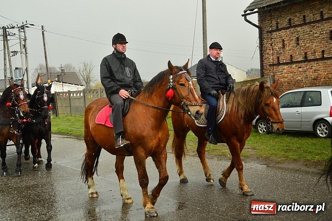 Zdjęcie w galerii na portalu naszraciborz.pl: W Bieńkowicach przed Urbanem sypnęło śniegiem wiadomości z regionu