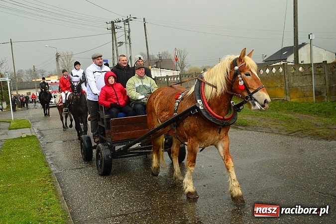 Zdjęcie w galerii na portalu naszraciborz.pl: W Bieńkowicach przed Urbanem sypnęło śniegiem wiadomości z regionu
