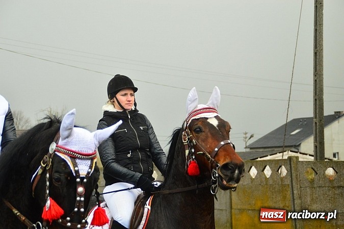 Zdjęcie w galerii na portalu naszraciborz.pl: W Bieńkowicach przed Urbanem sypnęło śniegiem wiadomości z regionu