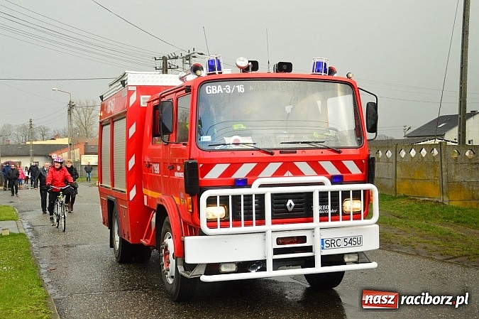 Zdjęcie w galerii na portalu naszraciborz.pl: W Bieńkowicach przed Urbanem sypnęło śniegiem wiadomości z regionu