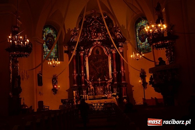 Zdjęcie w galerii na portalu naszraciborz.pl: W Bieńkowicach przed Urbanem sypnęło śniegiem wiadomości z regionu