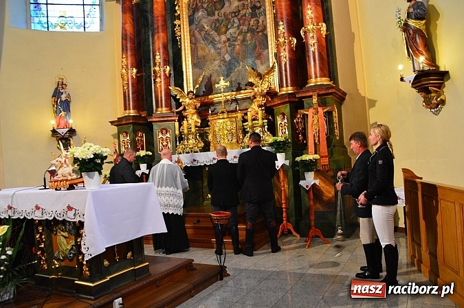 Zdjęcie w galerii na portalu naszraciborz.pl: W Bieńkowicach przed Urbanem sypnęło śniegiem wiadomości z regionu