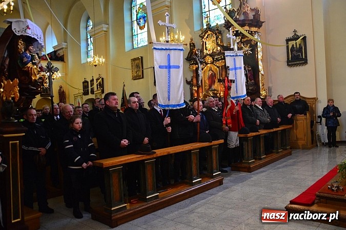Zdjęcie w galerii na portalu naszraciborz.pl: W Bieńkowicach przed Urbanem sypnęło śniegiem wiadomości z regionu