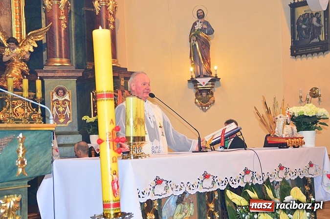 Zdjęcie w galerii na portalu naszraciborz.pl: W Bieńkowicach przed Urbanem sypnęło śniegiem wiadomości z regionu