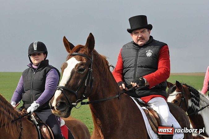 Zdjęcie w galerii na portalu naszraciborz.pl: Biskup, starosta i prezydent na procesji w Sudole wiadomości z regionu