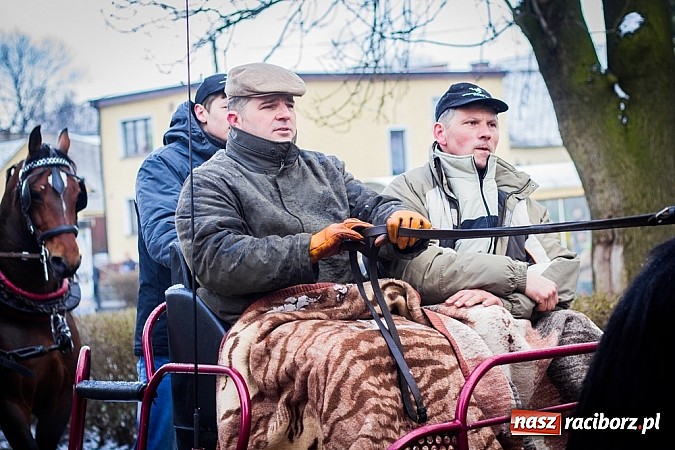 Zdjęcie w galerii na portalu naszraciborz.pl: Biskup, starosta i prezydent na procesji w Sudole wiadomości z regionu