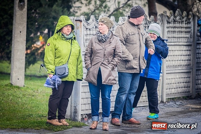 Zdjęcie w galerii na portalu naszraciborz.pl: Biskup, starosta i prezydent na procesji w Sudole wiadomości z regionu