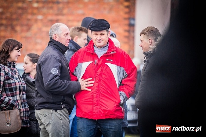 Zdjęcie w galerii na portalu naszraciborz.pl: Biskup, starosta i prezydent na procesji w Sudole wiadomości z regionu