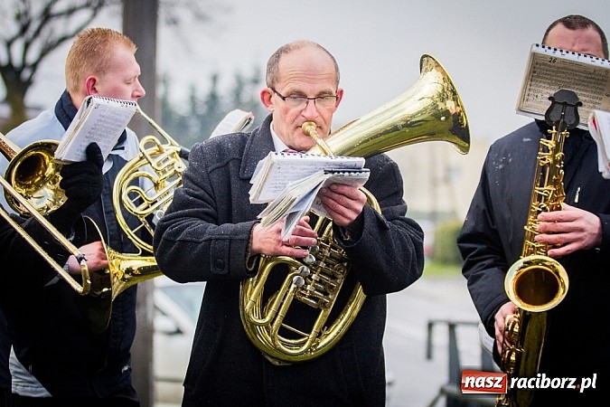 Zdjęcie w galerii na portalu naszraciborz.pl: Biskup, starosta i prezydent na procesji w Sudole wiadomości z regionu
