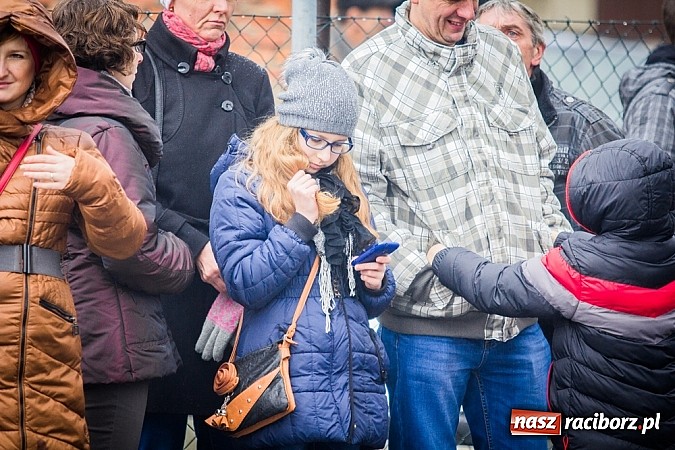 Zdjęcie w galerii na portalu naszraciborz.pl: Biskup, starosta i prezydent na procesji w Sudole wiadomości z regionu