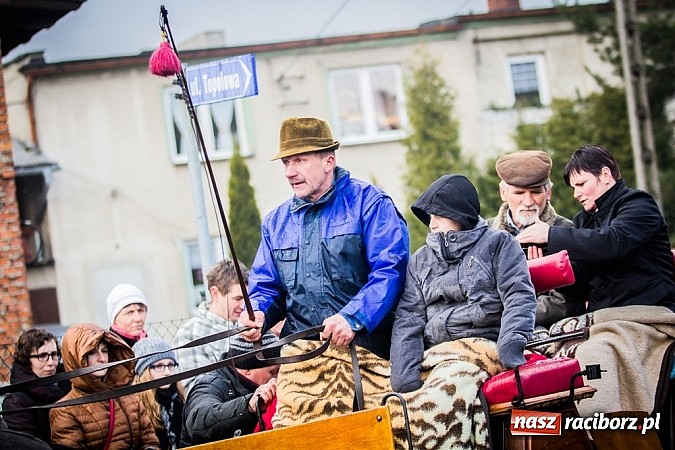 Zdjęcie w galerii na portalu naszraciborz.pl: Biskup, starosta i prezydent na procesji w Sudole wiadomości z regionu