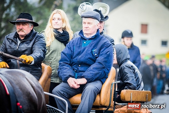 Zdjęcie w galerii na portalu naszraciborz.pl: Biskup, starosta i prezydent na procesji w Sudole wiadomości z regionu