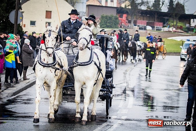 Zdjęcie w galerii na portalu naszraciborz.pl: Biskup, starosta i prezydent na procesji w Sudole wiadomości z regionu