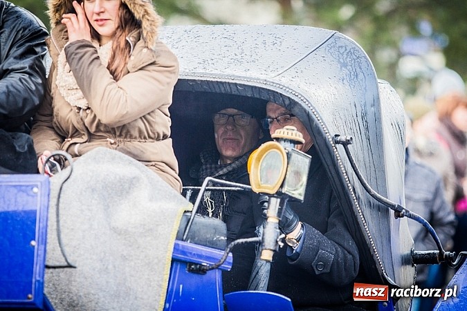 Zdjęcie w galerii na portalu naszraciborz.pl: Biskup, starosta i prezydent na procesji w Sudole wiadomości z regionu