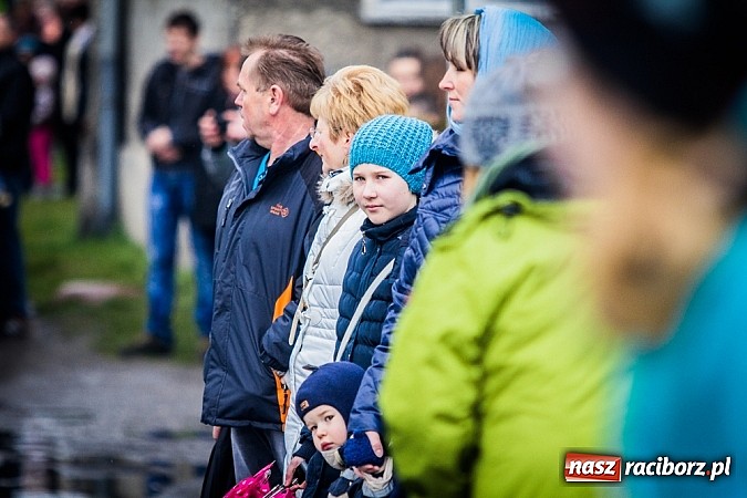 Zdjęcie w galerii na portalu naszraciborz.pl: Biskup, starosta i prezydent na procesji w Sudole wiadomości z regionu