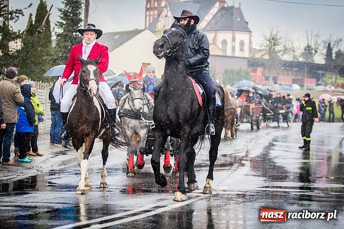 Zdjęcie w galerii na portalu naszraciborz.pl: Biskup, starosta i prezydent na procesji w Sudole wiadomości z regionu