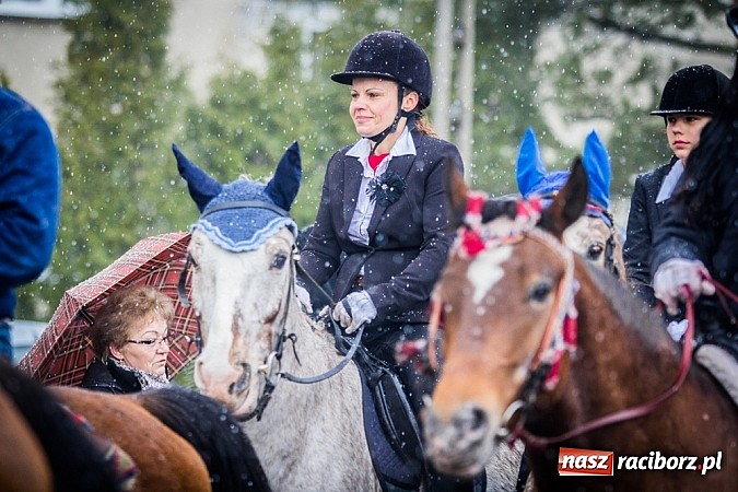 Zdjęcie w galerii na portalu naszraciborz.pl: Biskup, starosta i prezydent na procesji w Sudole wiadomości z regionu