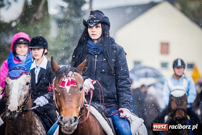 Zdjęcie w galerii na portalu naszraciborz.pl: Biskup, starosta i prezydent na procesji w Sudole wiadomości z regionu