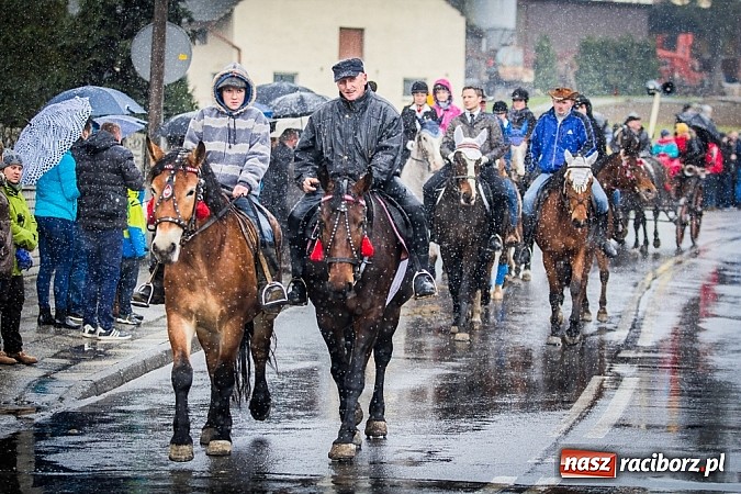 Zdjęcie w galerii na portalu naszraciborz.pl: Biskup, starosta i prezydent na procesji w Sudole wiadomości z regionu