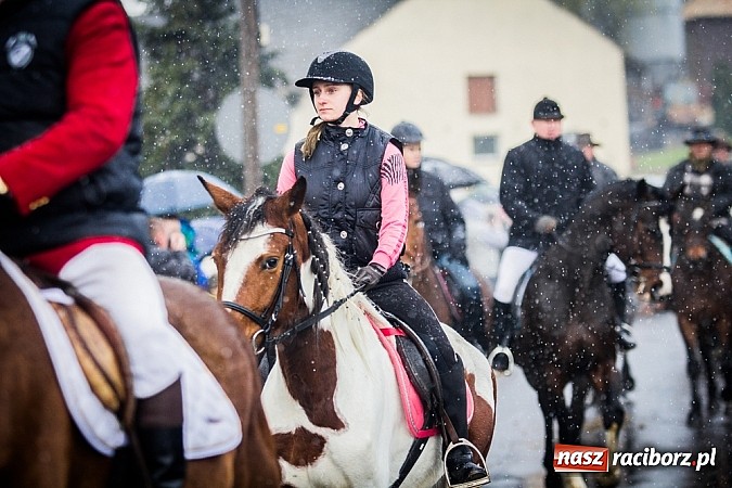 Zdjęcie w galerii na portalu naszraciborz.pl: Biskup, starosta i prezydent na procesji w Sudole wiadomości z regionu