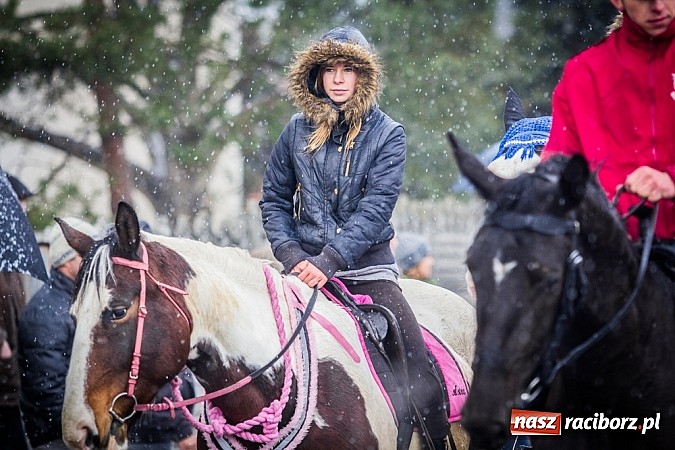 Zdjęcie w galerii na portalu naszraciborz.pl: Biskup, starosta i prezydent na procesji w Sudole wiadomości z regionu