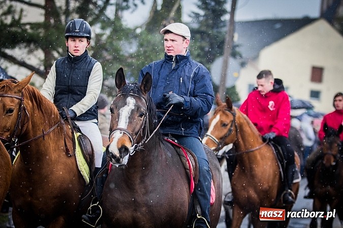 Zdjęcie w galerii na portalu naszraciborz.pl: Biskup, starosta i prezydent na procesji w Sudole wiadomości z regionu