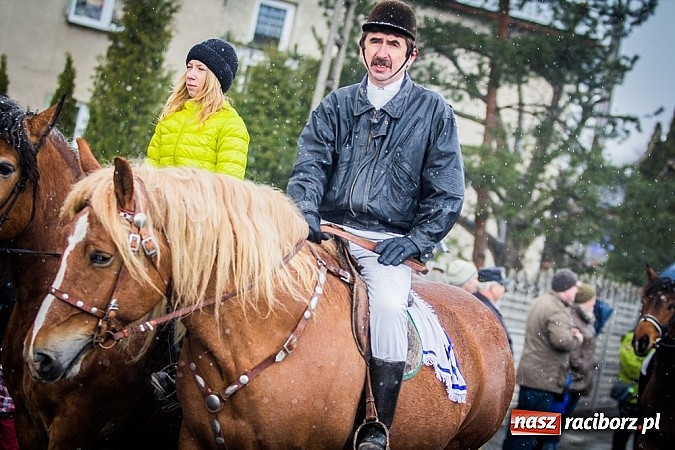 Zdjęcie w galerii na portalu naszraciborz.pl: Biskup, starosta i prezydent na procesji w Sudole wiadomości z regionu