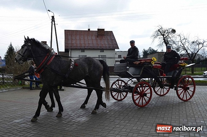 Zdjęcie w galerii na portalu naszraciborz.pl: Z okolicznych miejscowości na procesji w Zawadzie Ks. wiadomości z regionu