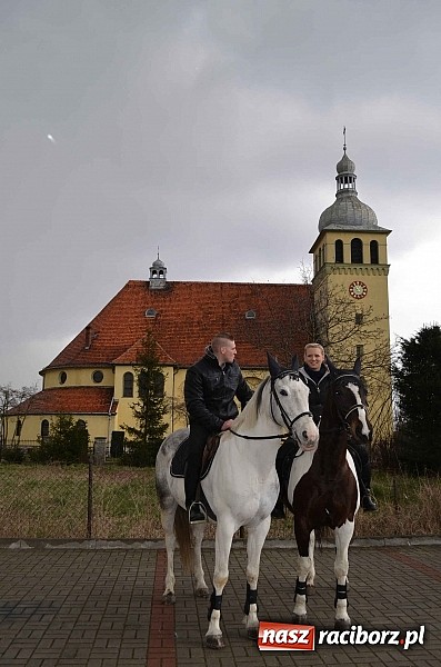 Zdjęcie w galerii na portalu naszraciborz.pl: Z okolicznych miejscowości na procesji w Zawadzie Ks. wiadomości z regionu