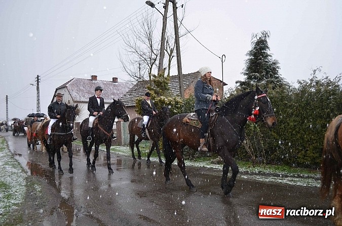 Zdjęcie w galerii na portalu naszraciborz.pl: Z okolicznych miejscowości na procesji w Zawadzie Ks. wiadomości z regionu