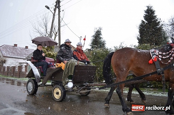 Zdjęcie w galerii na portalu naszraciborz.pl: Z okolicznych miejscowości na procesji w Zawadzie Ks. wiadomości z regionu