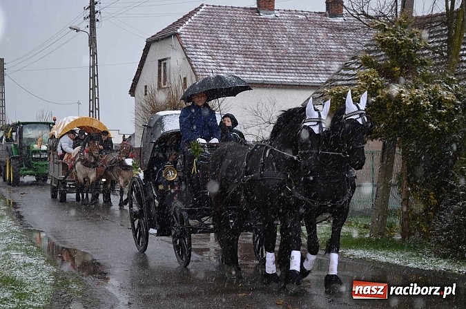 Zdjęcie w galerii na portalu naszraciborz.pl: Z okolicznych miejscowości na procesji w Zawadzie Ks. wiadomości z regionu