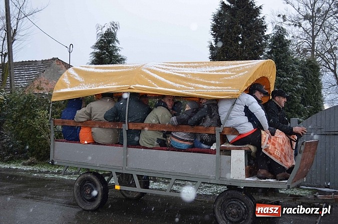 Zdjęcie w galerii na portalu naszraciborz.pl: Z okolicznych miejscowości na procesji w Zawadzie Ks. wiadomości z regionu