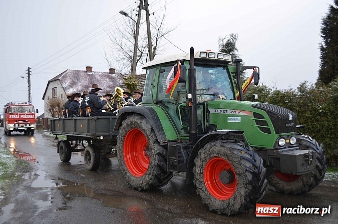 Zdjęcie w galerii na portalu naszraciborz.pl: Z okolicznych miejscowości na procesji w Zawadzie Ks. wiadomości z regionu