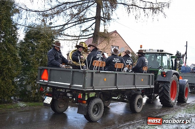 Zdjęcie w galerii na portalu naszraciborz.pl: Z okolicznych miejscowości na procesji w Zawadzie Ks. wiadomości z regionu