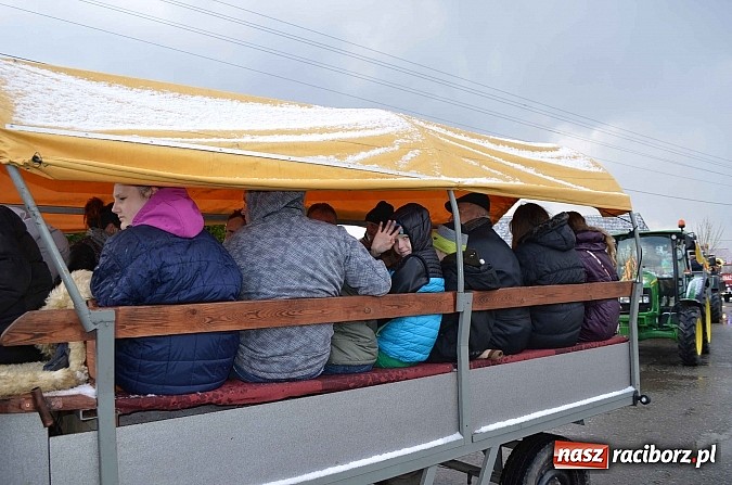 Zdjęcie w galerii na portalu naszraciborz.pl: Z okolicznych miejscowości na procesji w Zawadzie Ks. wiadomości z regionu